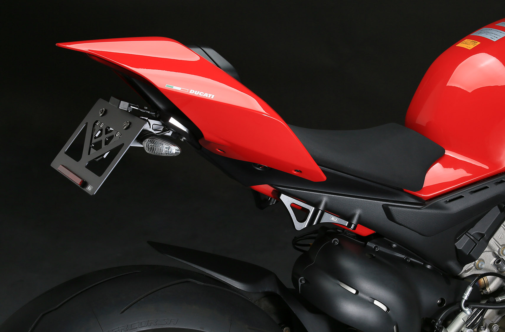 2極タイプ 【超美品‼️】Ducati V4カーボンナンバーホルダー