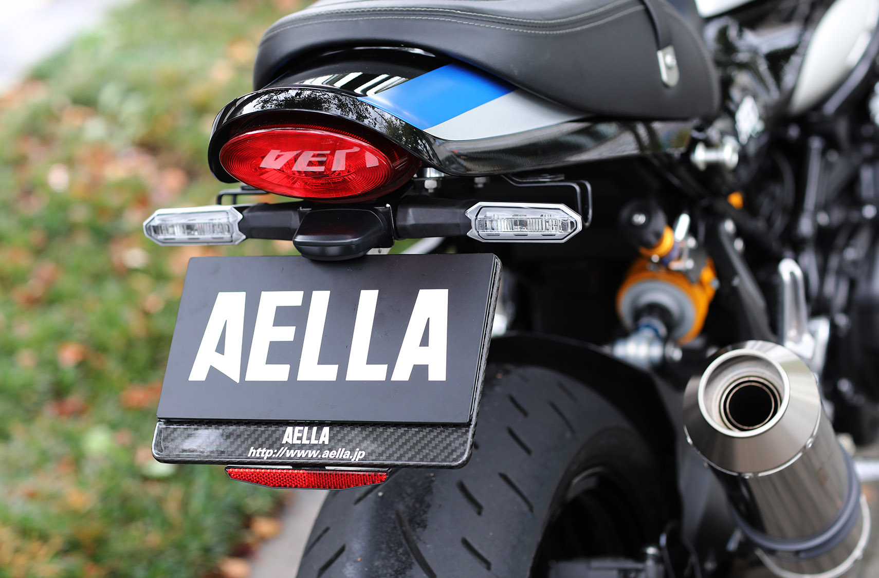 ドライカーボンナンバープレートホルダー | AELLA オンラインショップ
